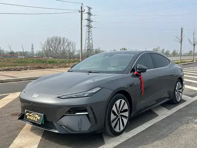 GEELY GALAXY GALAXY E8 2024