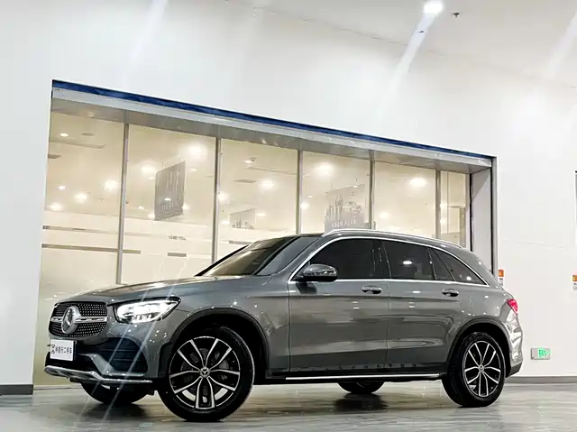 MERCEDES BENZ GLC