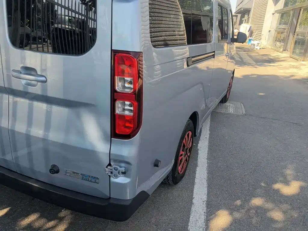 Wuling Yangguang — миниатюра 8