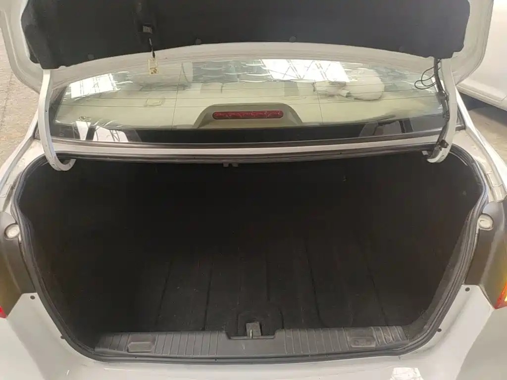 Buick Excelle — миниатюра 19