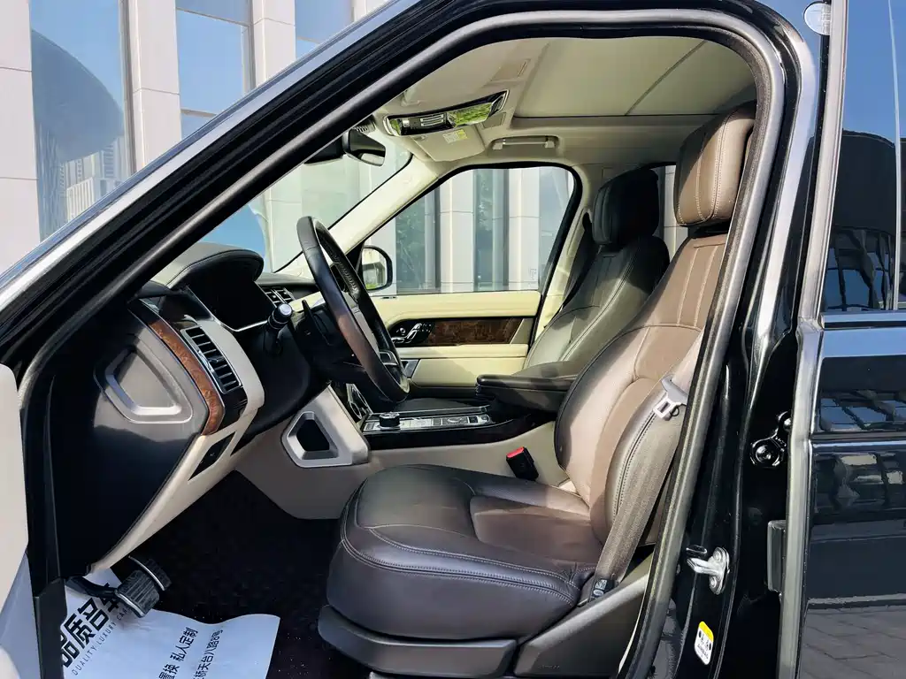 Land Rover Range Rover 2022 3.0 L6 360PS