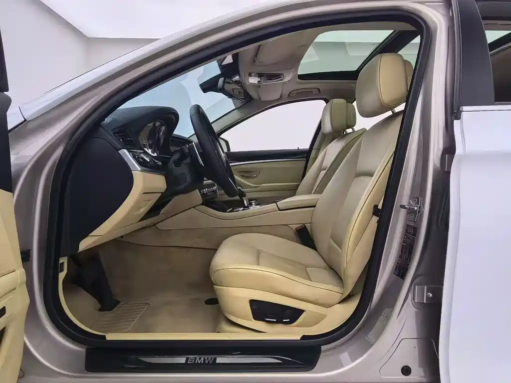 BMW 5 Series (Import) — миниатюра 4