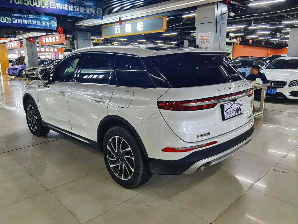 Lincoln Corsair — миниатюра 5