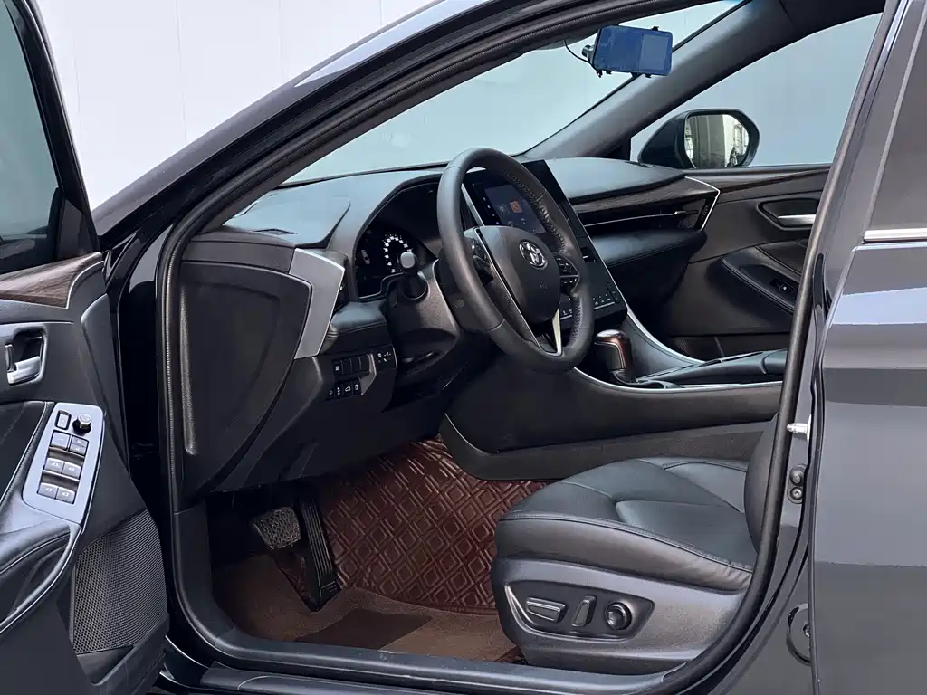 Toyota Avalon — миниатюра 8