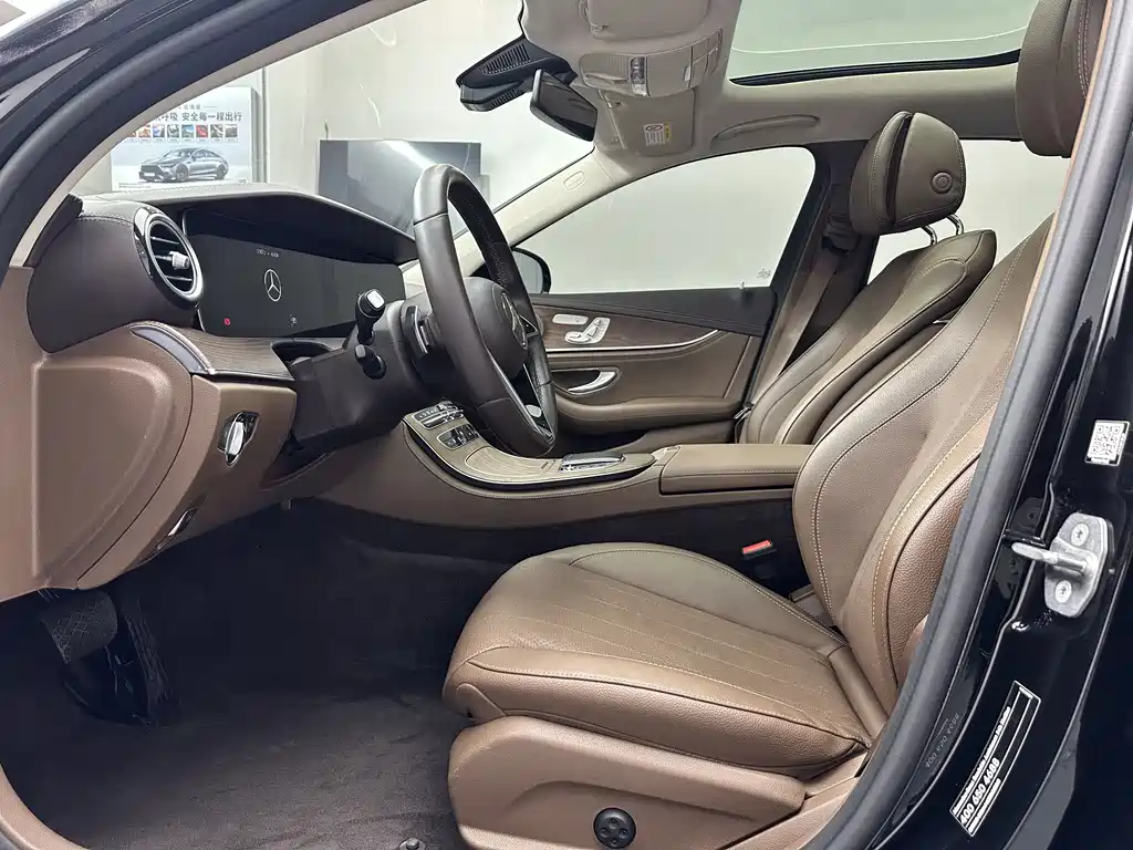 Mercedes-Benz E-Class — миниатюра 10