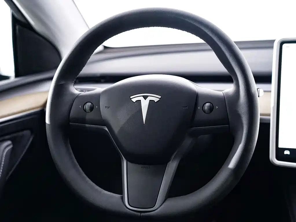 Tesla Model Y — фотографии объявления, Фото 9