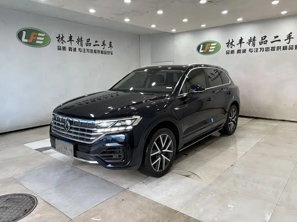 Купить Volkswagen Touareg