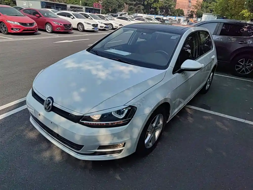 Купить Volkswagen Golf