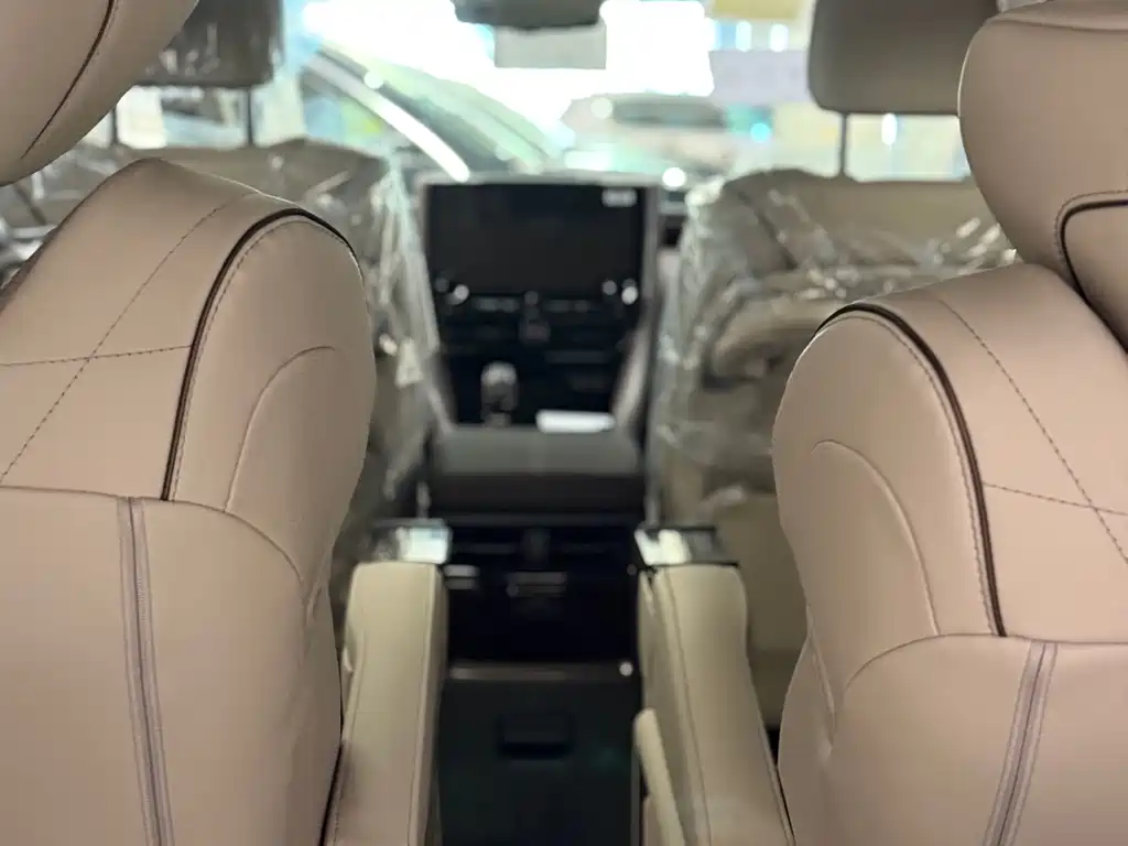 Toyota Vellfire 2024 2.5L