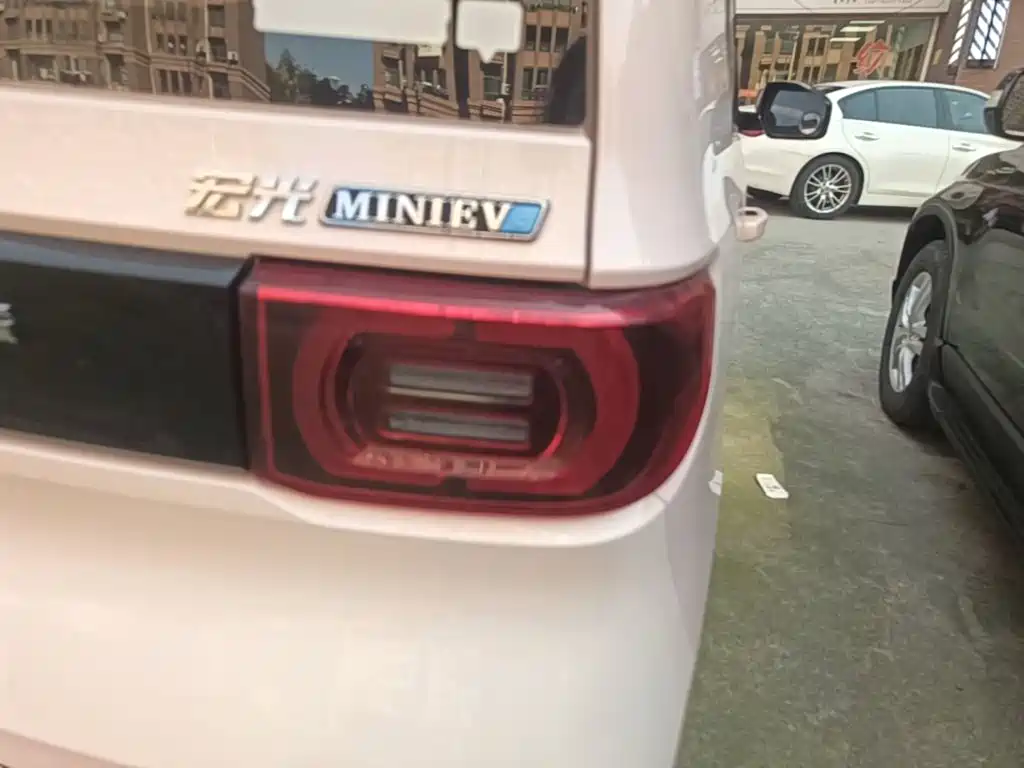 Wuling MINIEV — миниатюра 8