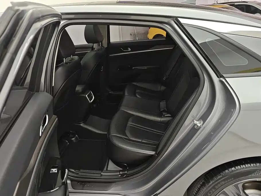 Kia K5 — миниатюра 11