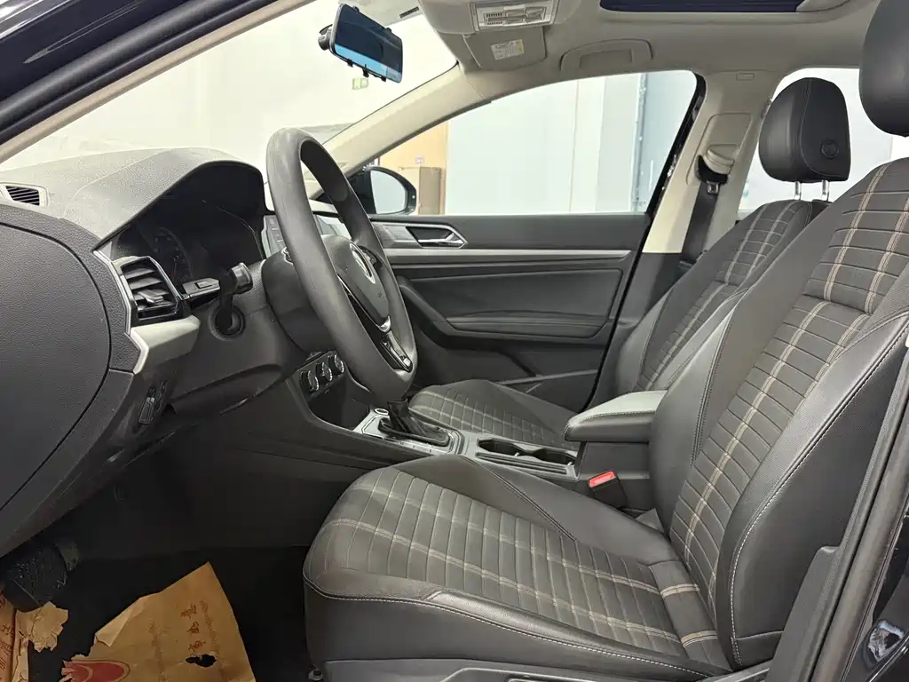 Volkswagen Lavida — миниатюра 5