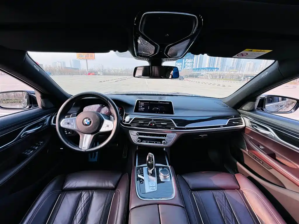 BMW 7 SERIES
