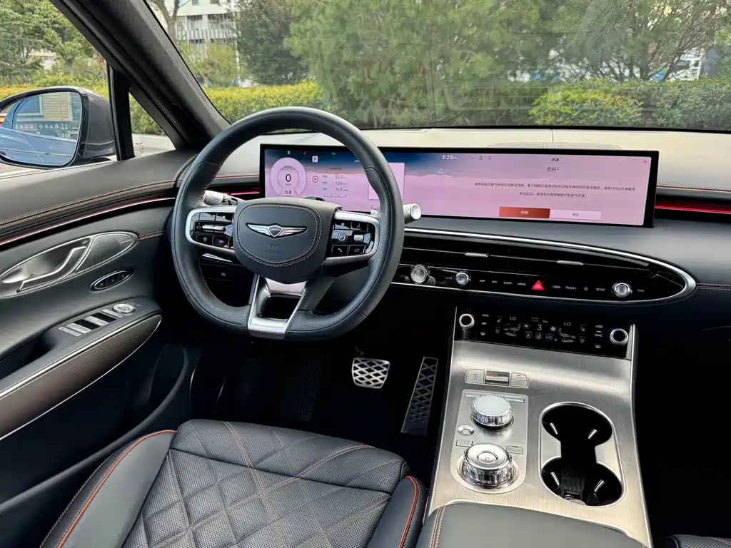 Genesis GV70 — миниатюра 10