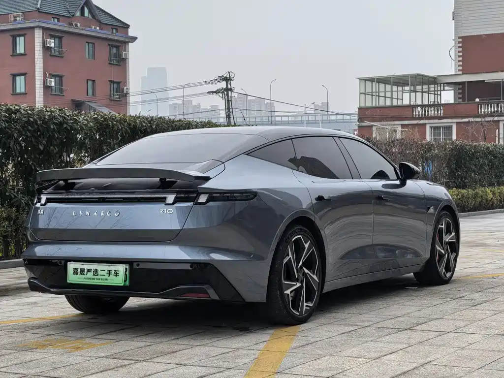 LYNK Z10