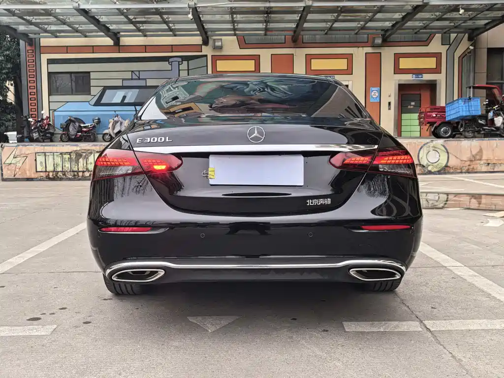 MERCEDES-BENZ E CLASS