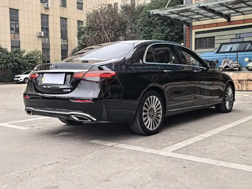 MERCEDES-BENZ E CLASS