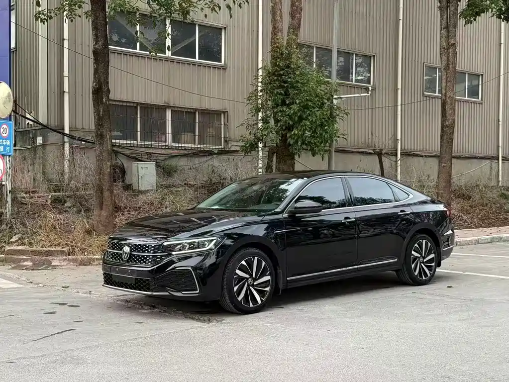 Volkswagen Passat 2022 330TSI Luxury