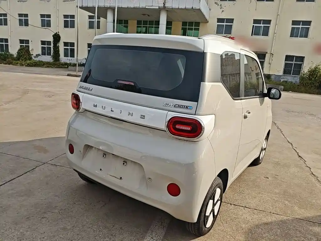 Wuling MINIEV — миниатюра 7