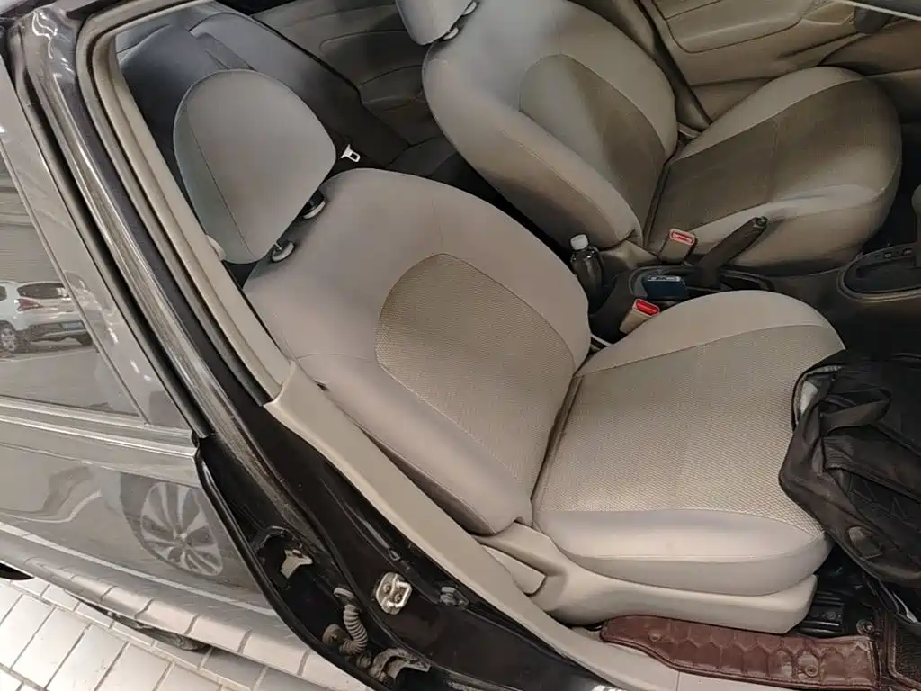 Nissan Sunny — миниатюра 25