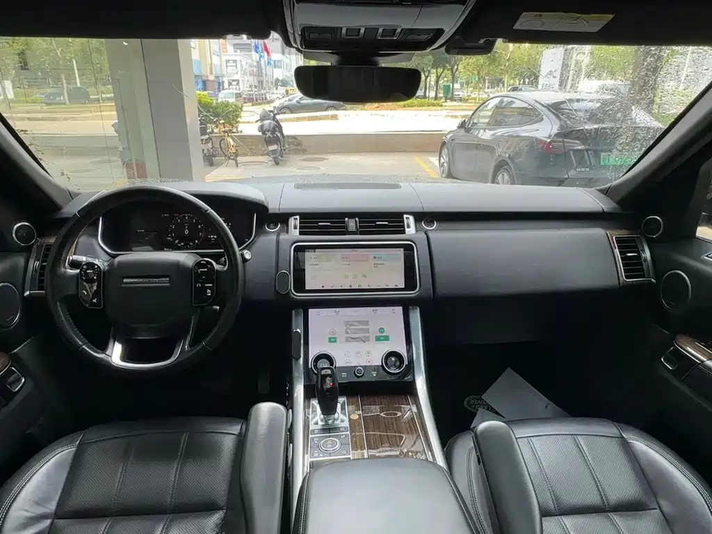Land Rover Sport PHEV — миниатюра 3