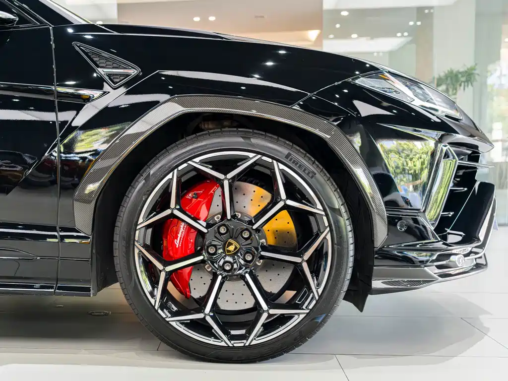 Lamborghini Urus — миниатюра 21