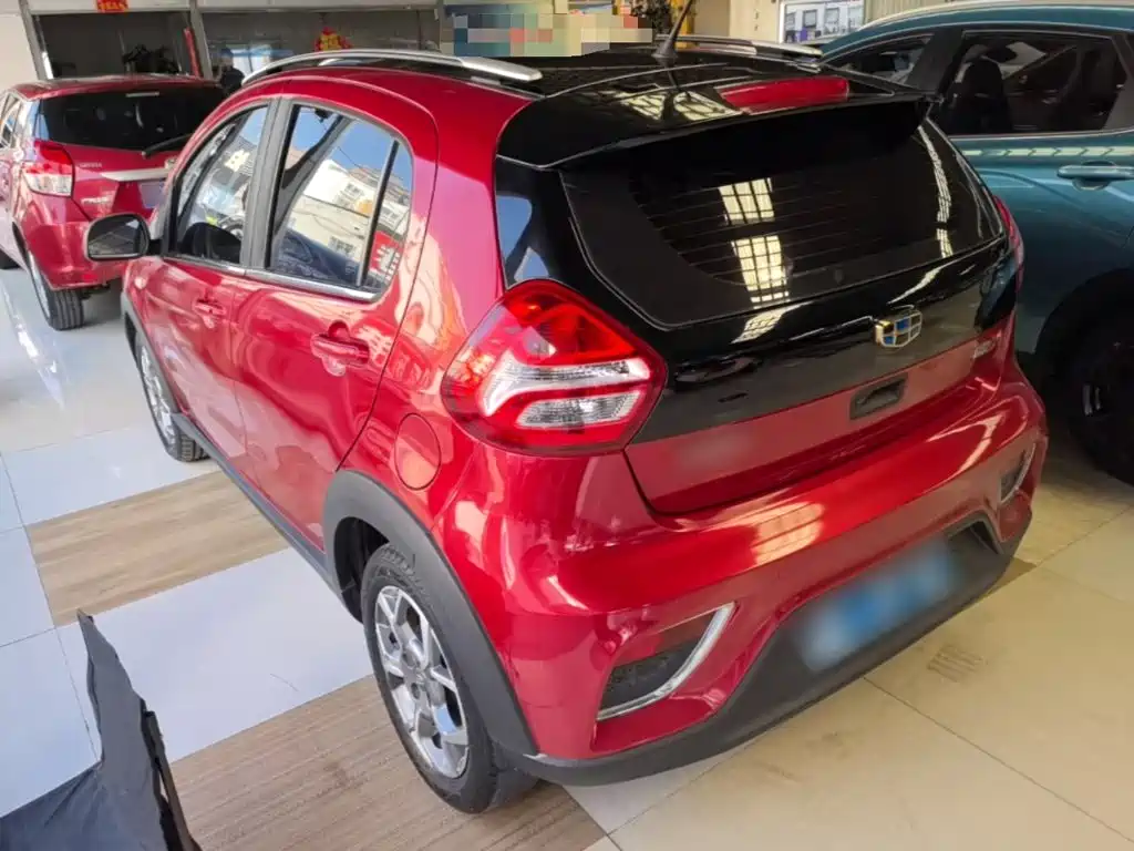 Geely Vision X1 — миниатюра 5