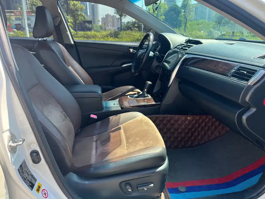 Toyota Camry — миниатюра 12