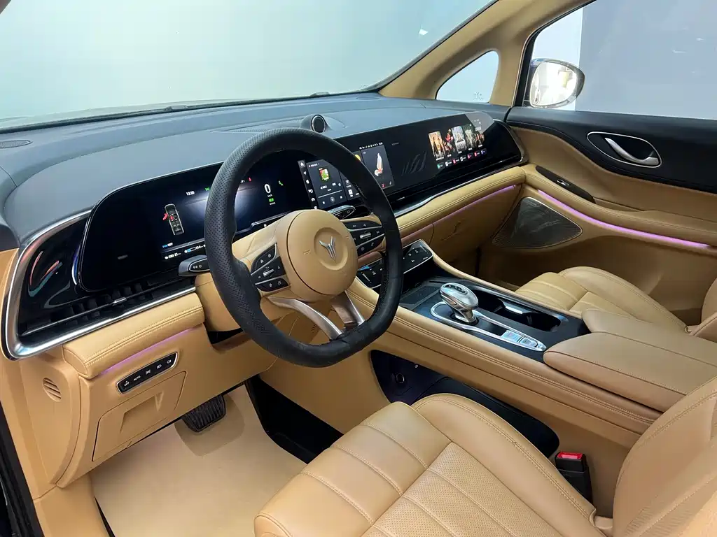 LANTU AUTOMOBILE LANTU DREAMER