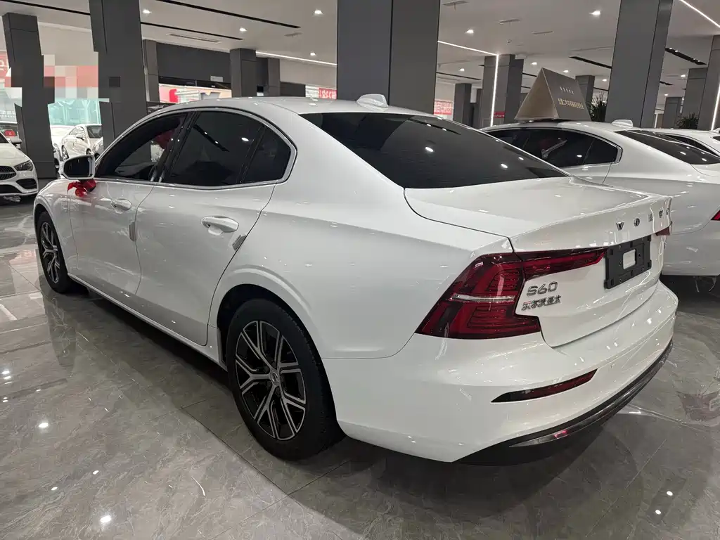 Volvo S60 — миниатюра 10