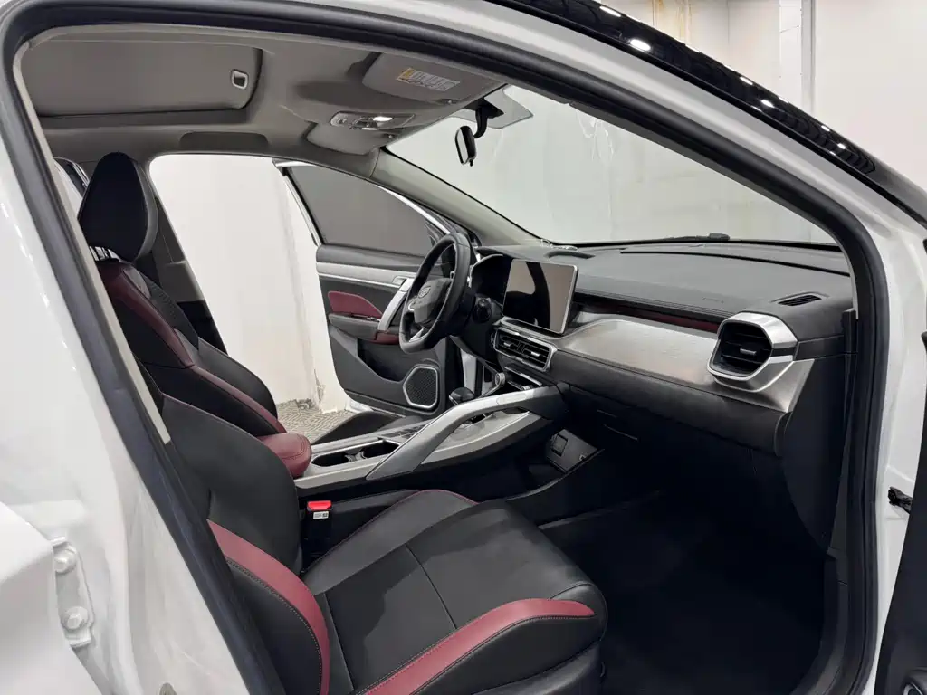 Geely Binyue — миниатюра 4