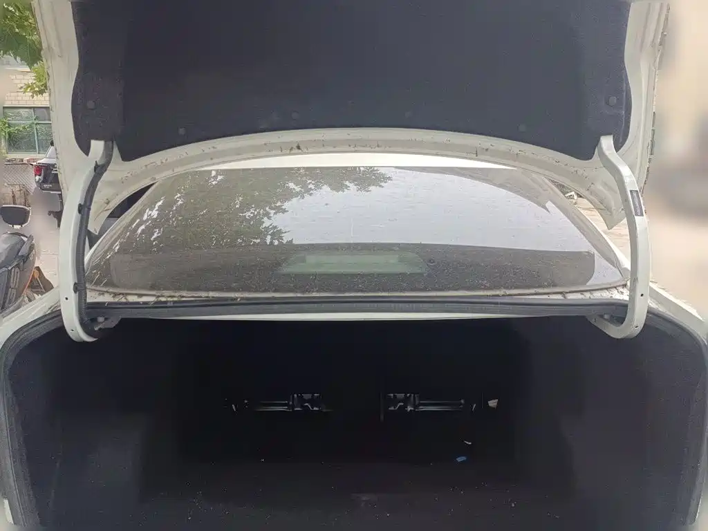 Nissan Bluebird — миниатюра 20