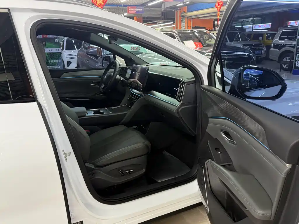 BYD L DM-i — миниатюра 16
