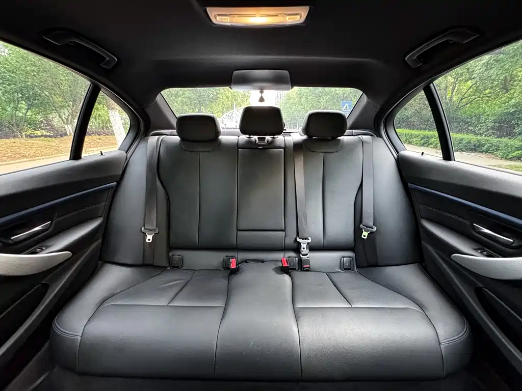 BMW 3 Series - фото 19