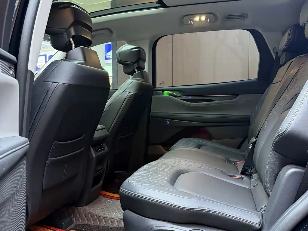 Ford Edge — миниатюра 6