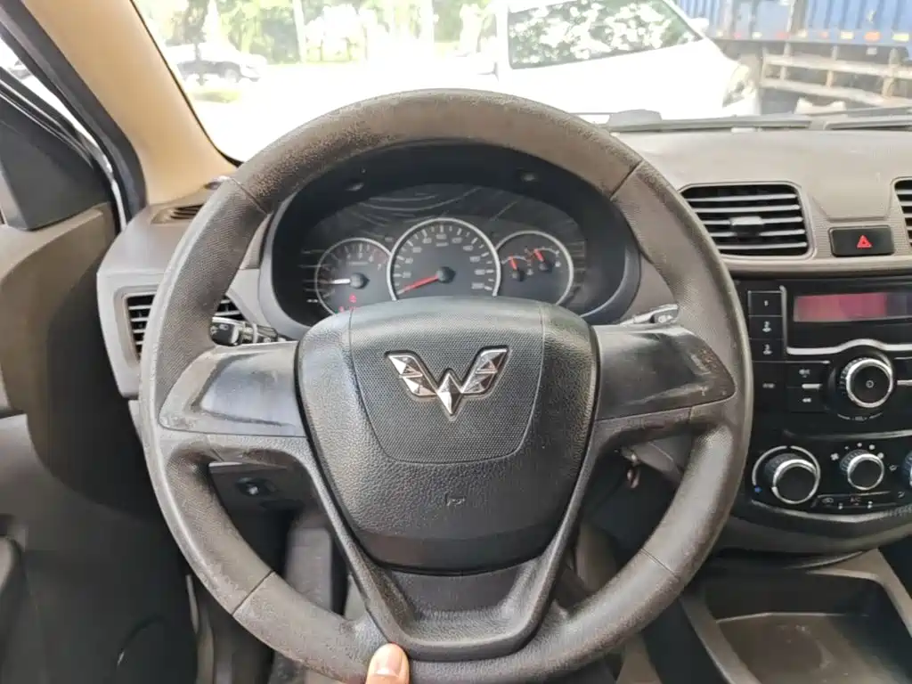 Wuling Hongguang — миниатюра 11