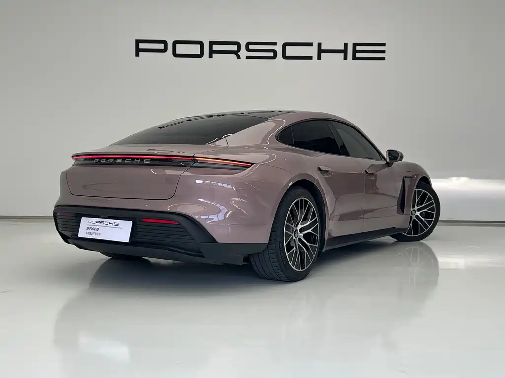 Porsche Taycan — миниатюра 5