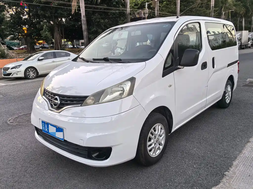 Nissan NV200 2012 1.6L 232 мест