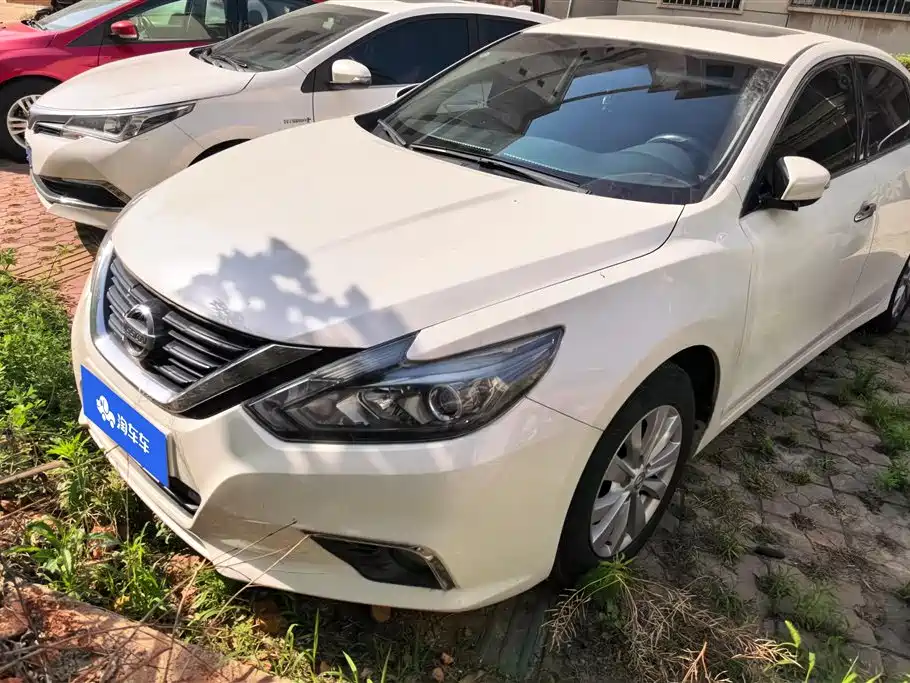 Купить Nissan Teana