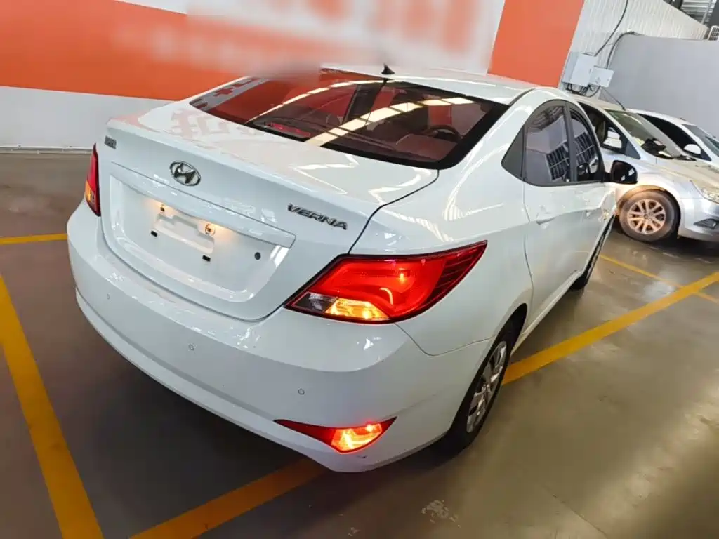 Hyundai Verna — миниатюра 7