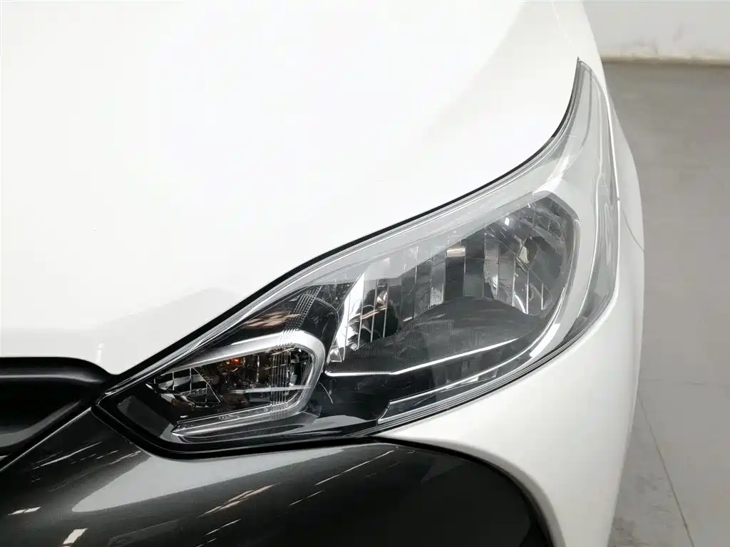 TOYOTA YARIS L ZHIXUAN