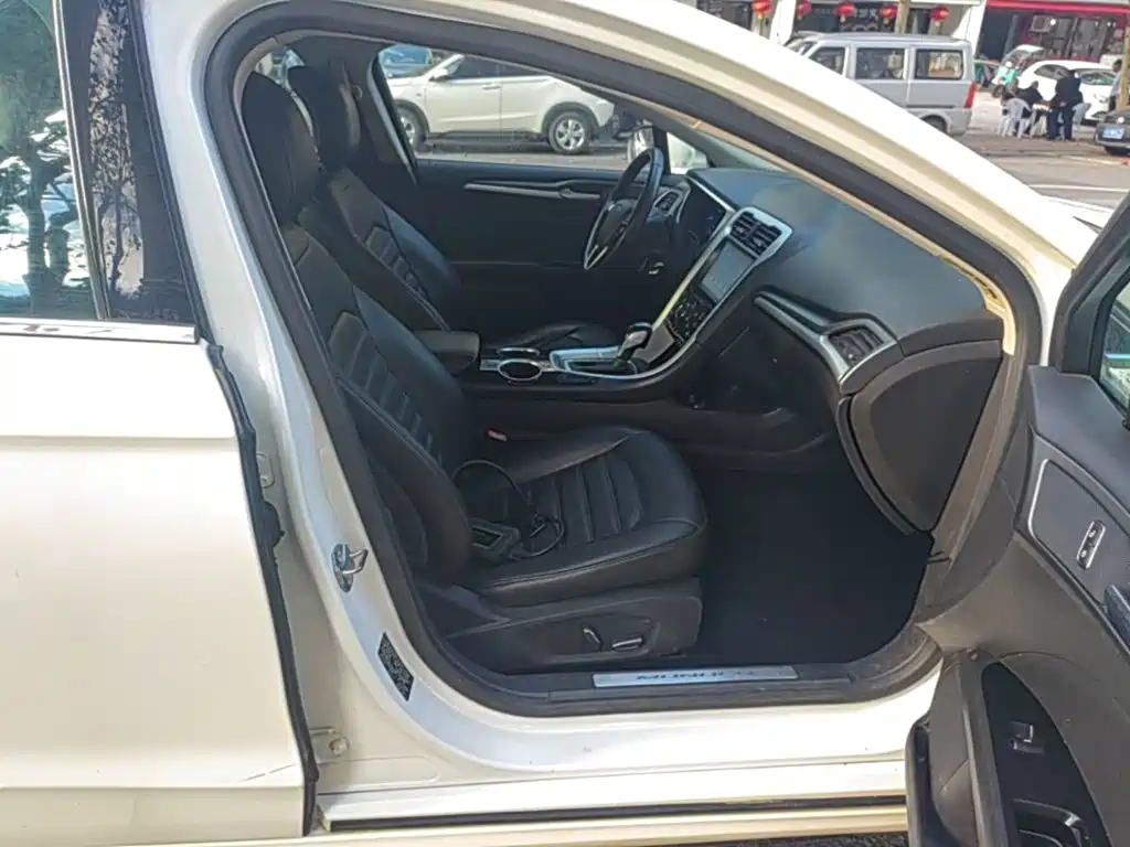 Ford Mondeo — миниатюра 25