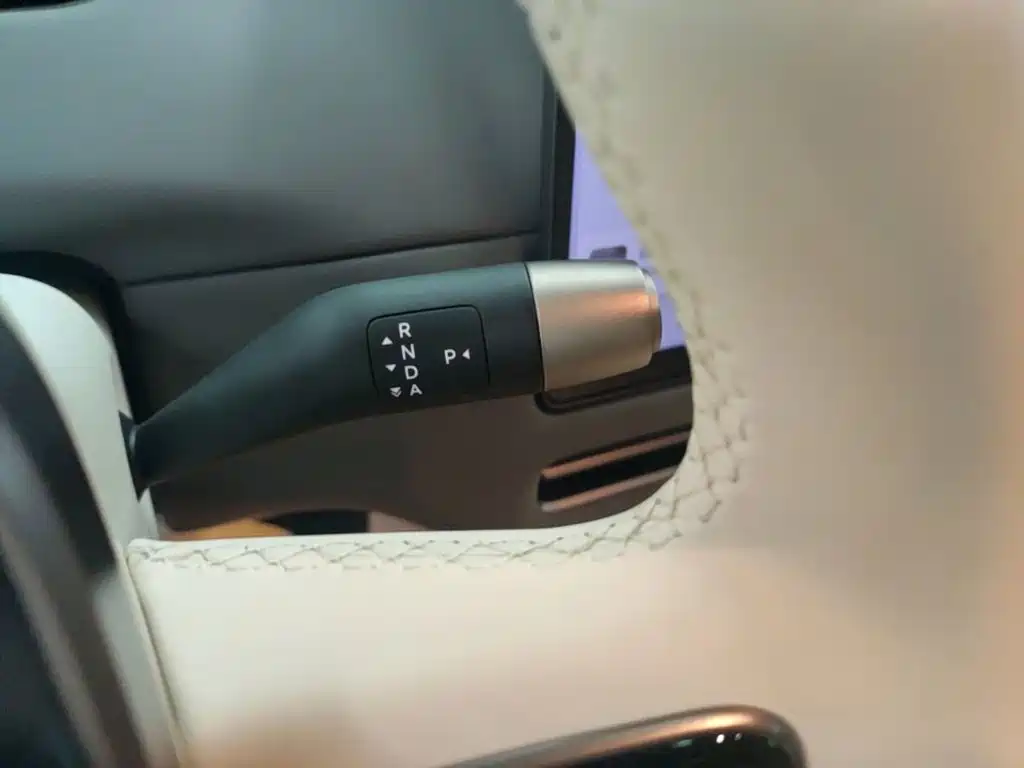 Li Auto Идеальный i6 — миниатюра 14