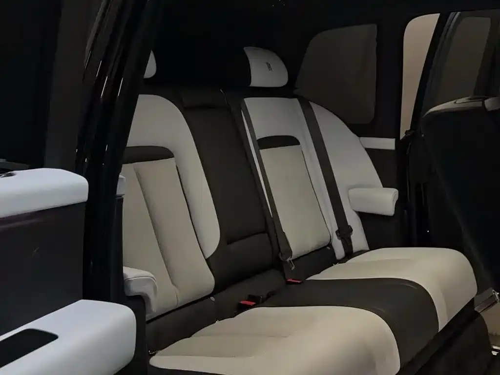 Rolls-Royce Cullinan — миниатюра 11