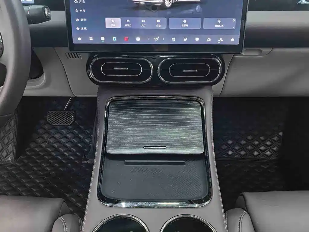 Leapmotor Leapmotor C11 — миниатюра 5