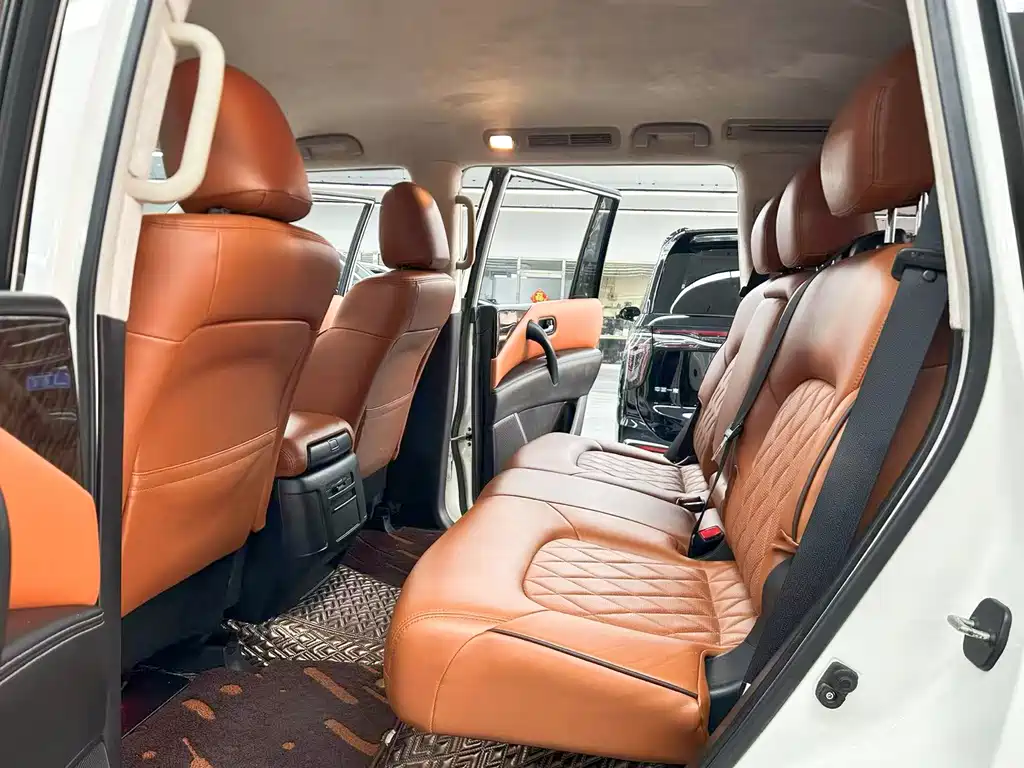 Nissan Patrol — миниатюра 8