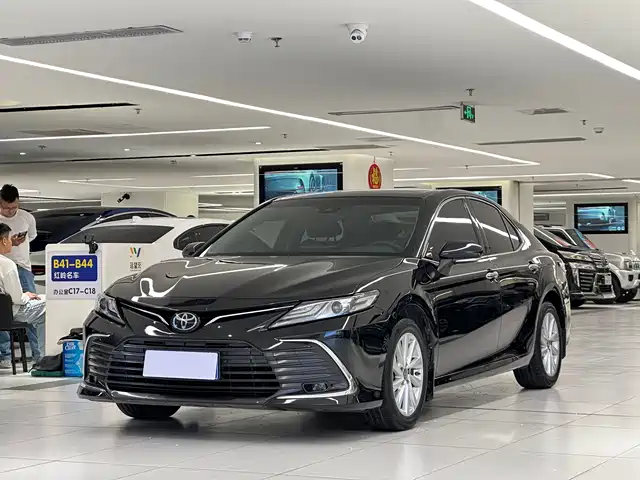 TOYOTA CAMRY