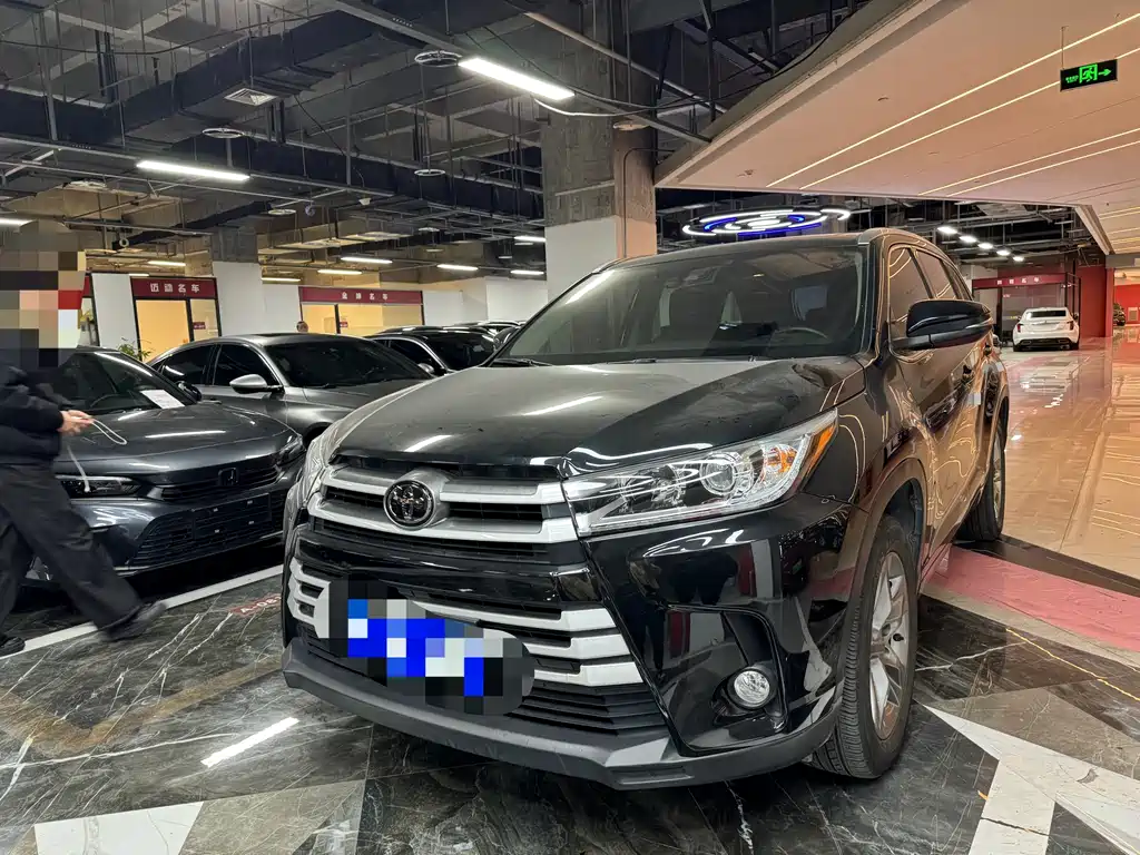 TOYOTA HIGHLANDER
