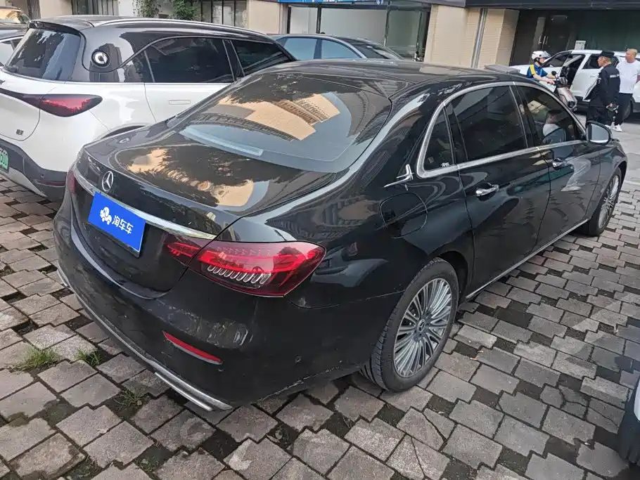Mercedes-Benz E-Class — миниатюра 3