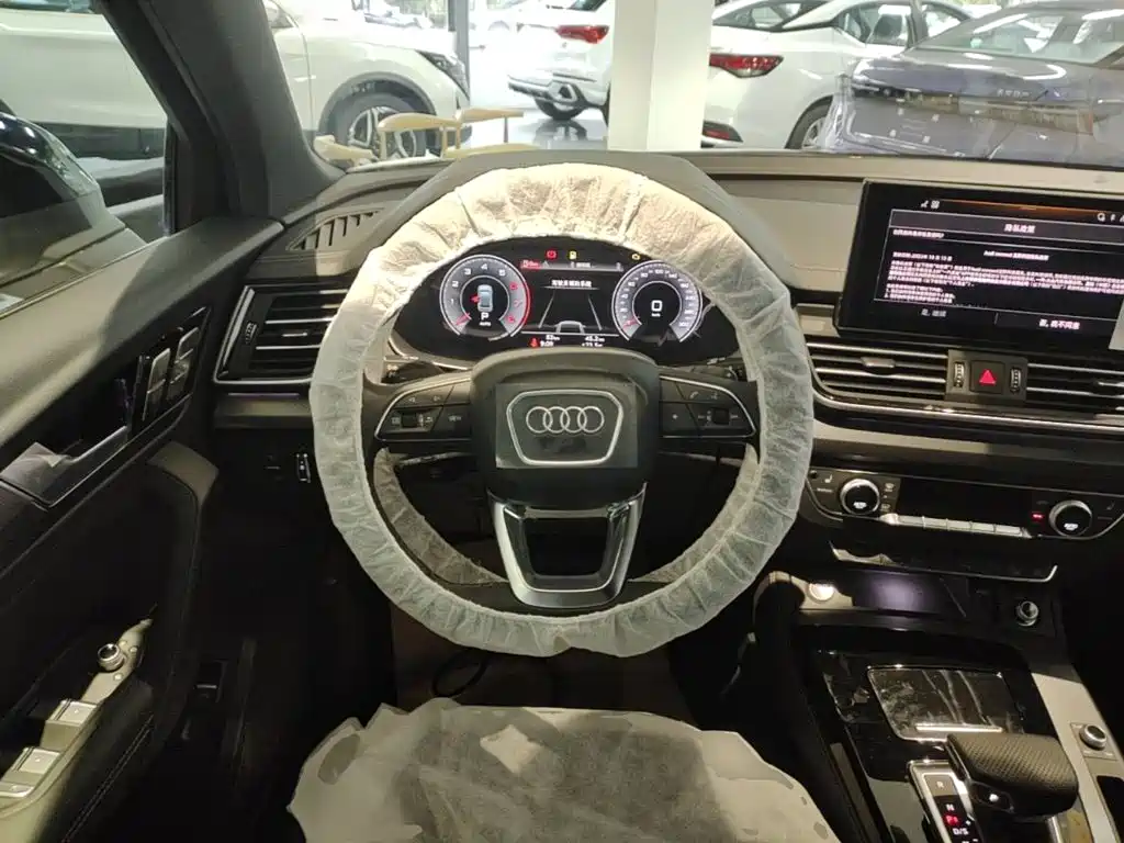 Audi Q5L — миниатюра 11